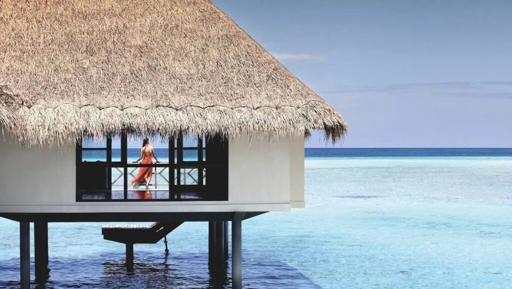 Exploring the Maldives: Luxurious Resorts Offering Unparalleled Serenity